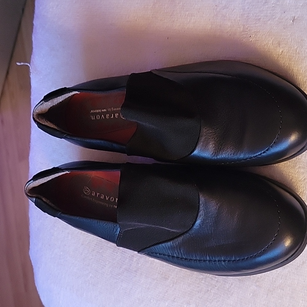 Black leather work shoes. Like New.